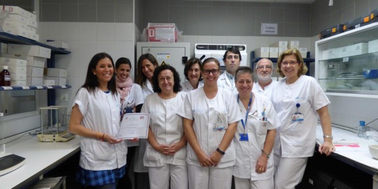 El Hospital Clínico San Carlos,    pionero en la implantación de robots para la elaboración de antineoplásicos,    premiado por la Fundación Española de Farmacia Hospitalaria