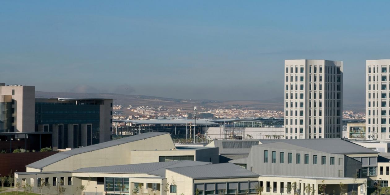Edificio Central del Campus de Ciencias de la Salud de la Universidad de Granada