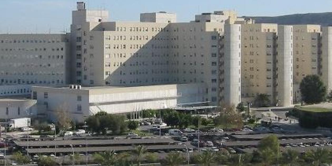 Pacientes del Hospital de Alicante prueban un brazo robótico que activa la mente