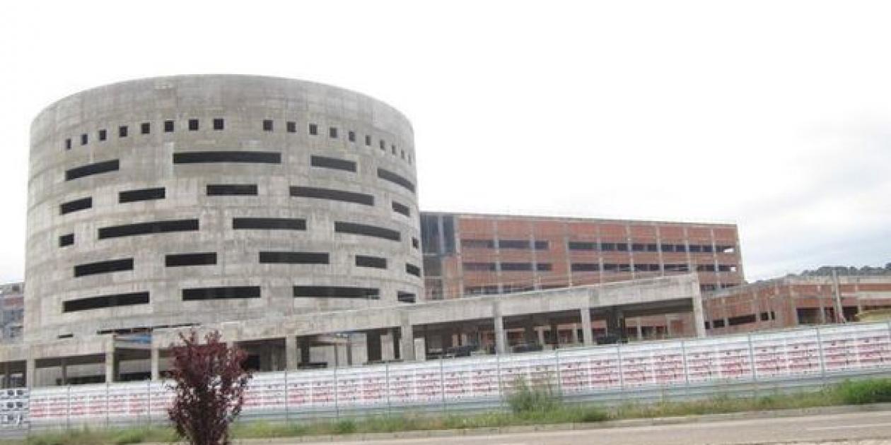 Sospechas en torno a la obra del hospital de Toledo y la licitación de los servicios de 8 hospitales