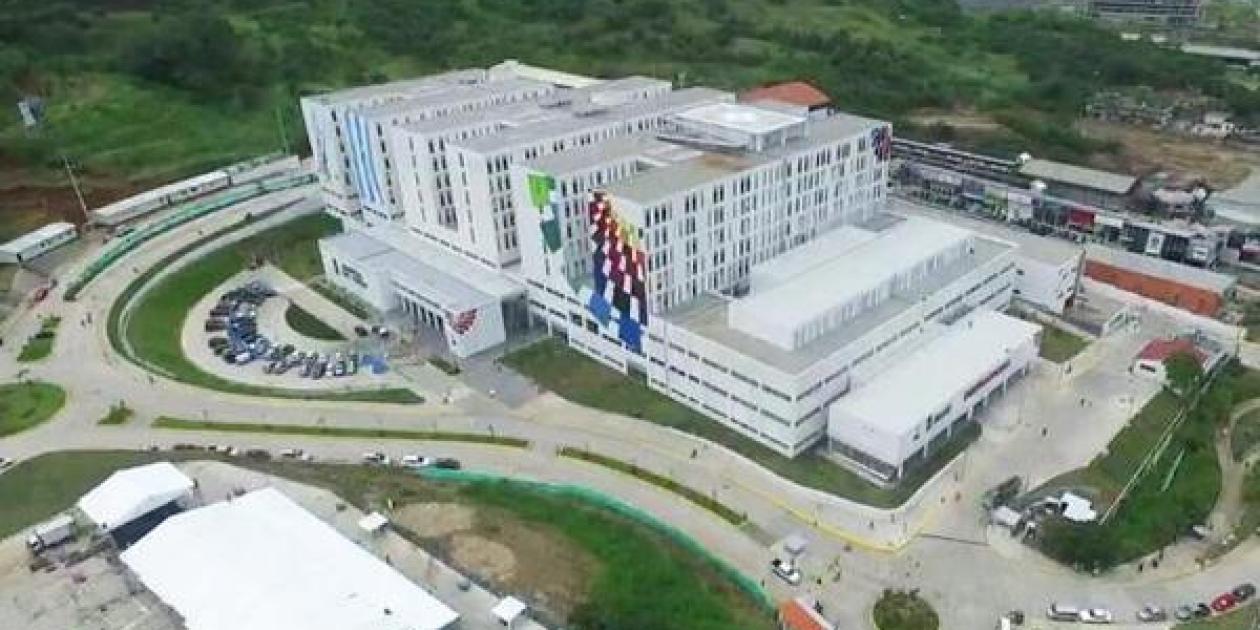 Una empresa gallega levanta el mayor hospital de Ecuador en catorce meses