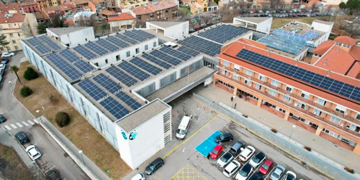 Los hospitales de Vic y Manlleu han puesto en marcha dos parques de generación solar