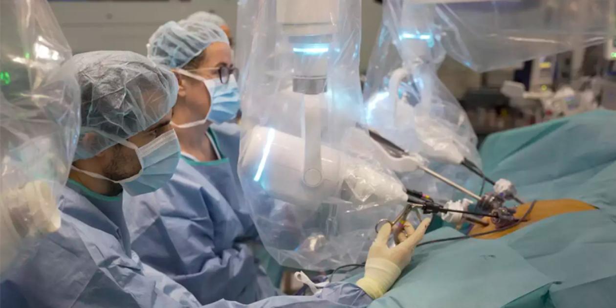 Primeras cirugías con el robot quirúrgico de Rob Surgical en el Hospital Clínic
