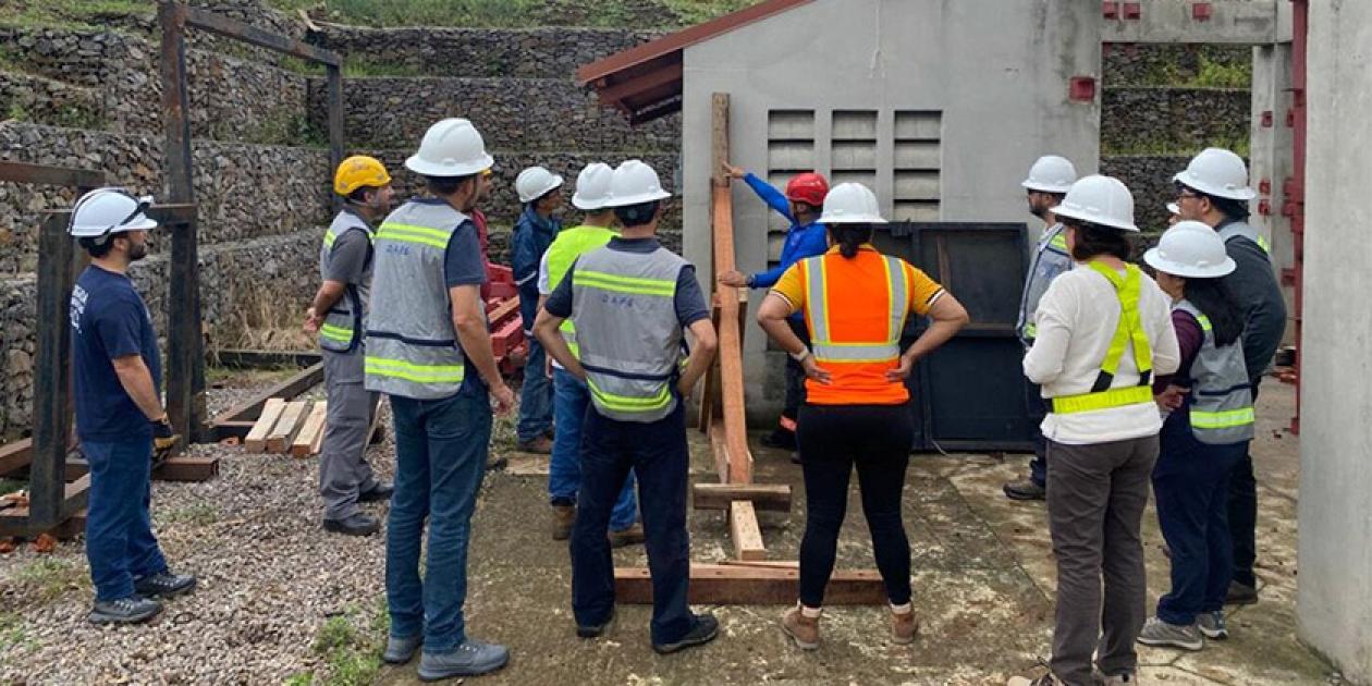 Profesionales de Costa Rica fortalecen sus capacidades para evaluar la infraestructura de centros de salud tras emergencias