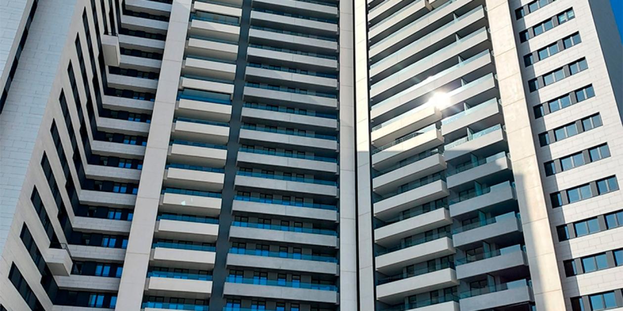 Fachada Sika Coteterm en el edificio residencial más alto de Zaragoza