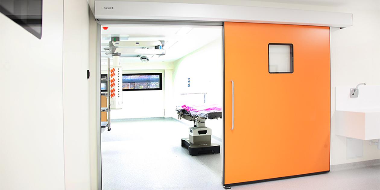 Innovación en puertas automáticas para entornos hospitalarios