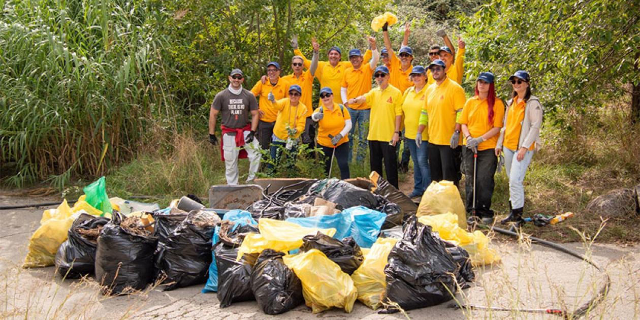 Más de media tonelada de residuos fluviales retirados por voluntarios de Sika y la Fundación Ecoalf