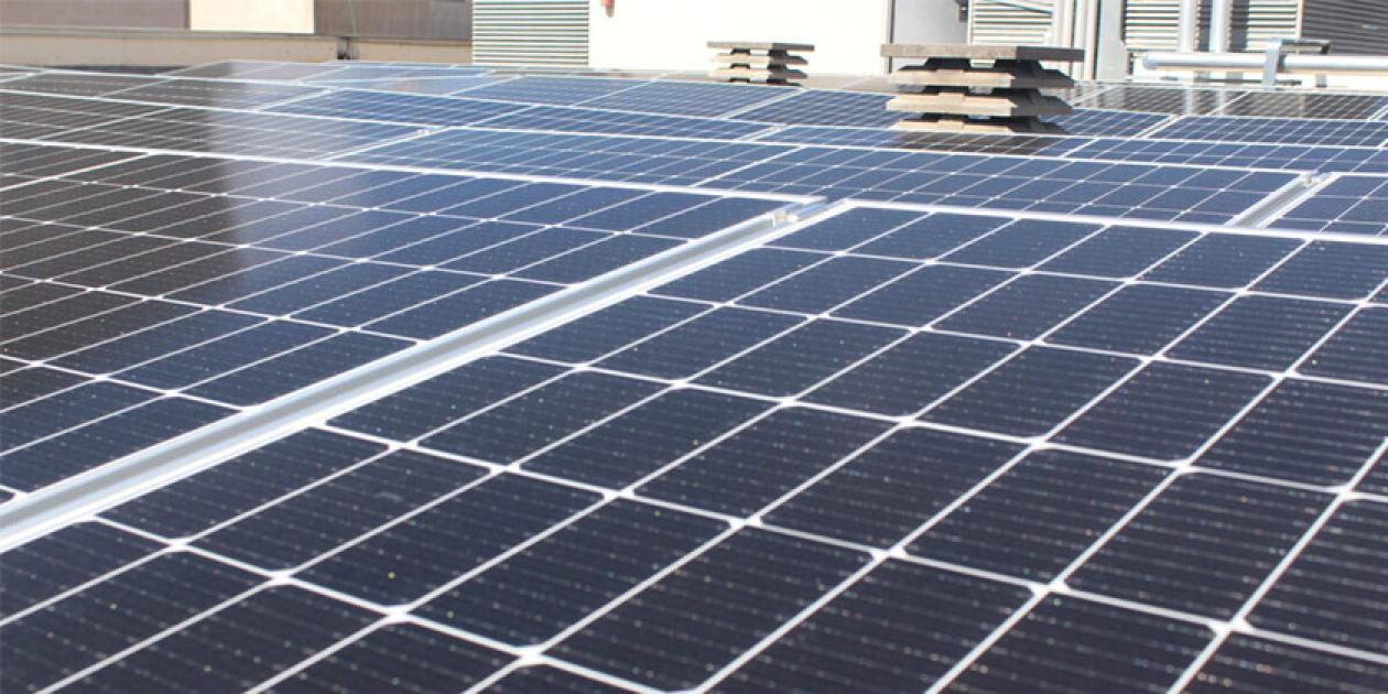 El Hospital Joan XXIII despliega 474 placas solares para cubrir hasta un 20 % de la energía que consume