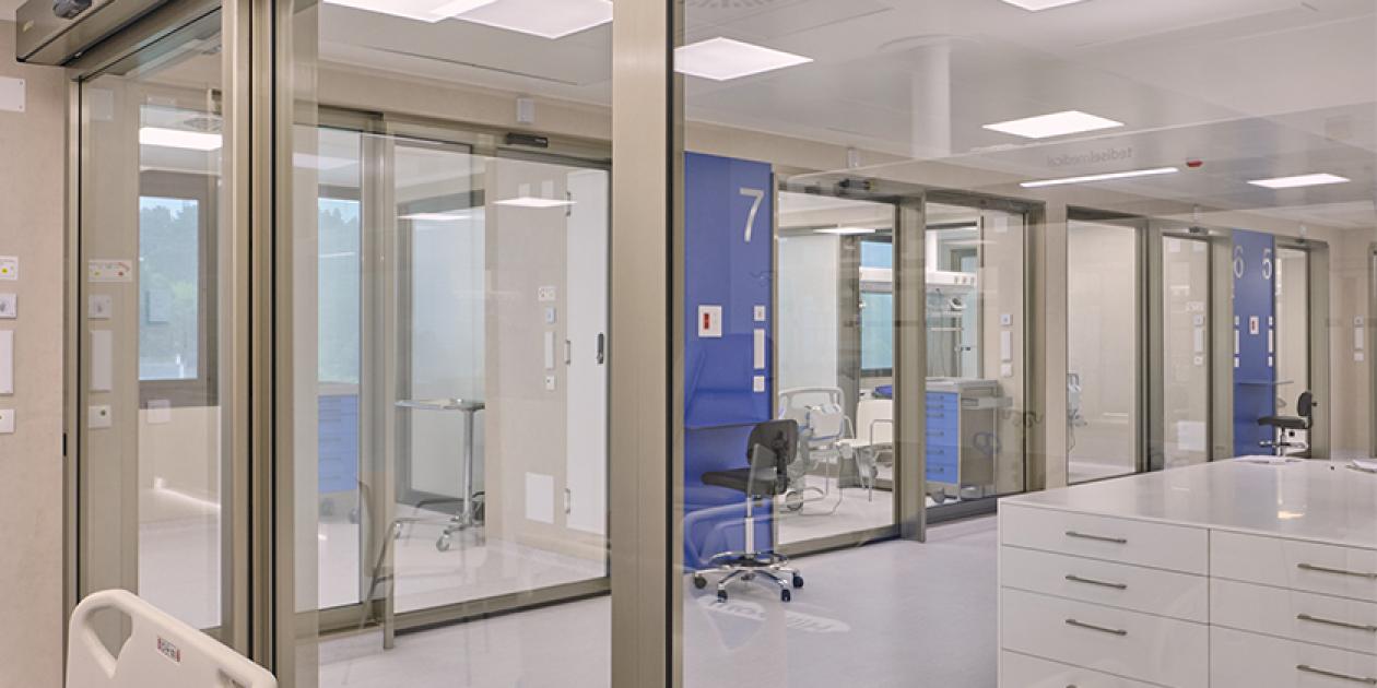 Del commissioning a una gestión más eficiente: el ciclo de vida de las puertas automáticas hospitalarias